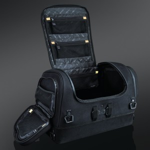 XKürsion XTR4.0 Seat /Rack Bag Universal for Luggage Rack with Sissy Bar, or Passenger Seat with or without Sissy Bar Installation on a passenger seat without sissy bar requires four-point mounting capabilities. Not suggested for use on passenger seat with tour trunk.