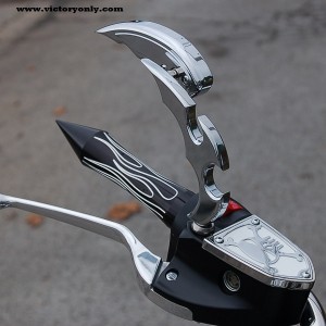 CHROME FLAME MIRROR SET WITH RAPTOR MIRROR CHROME HEAD AUGER AXLE CAPS VICTORY MOTORCYCLE CUSTOM ACCESSORIES 011