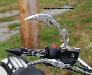 CHROME FLAME MIRROR SET WITH RAPTOR MIRROR CHROME HEAD AUGER AXLE CAPS VICTORY MOTORCYCLE CUSTOM ACCESSORIES 011