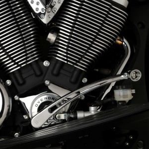 contrast_cut_victory_motorcycle_chrome_installed